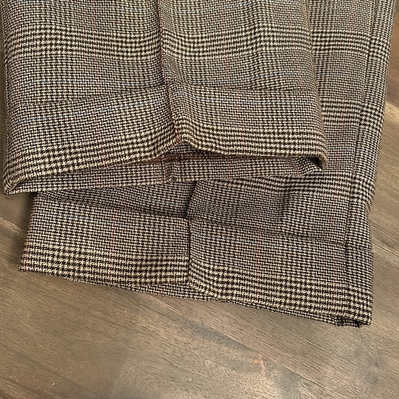 SCOOP women’s brown pleat front cropped plaid cuffed trousers. Size 0. - Picture 4 of 12
